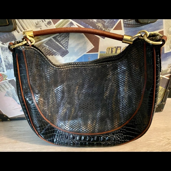 Brahmin Handbags - DESIGNED BY BRAHMIN!!!! Awesome Condition Shoulder Purse. 10 1/2 W X 15 L